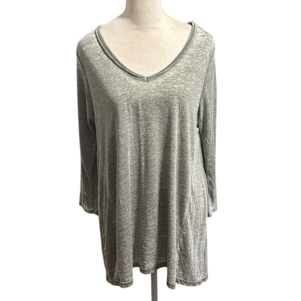 CYRUS Women's Light GrEEN V-Neck Top BURNOUT